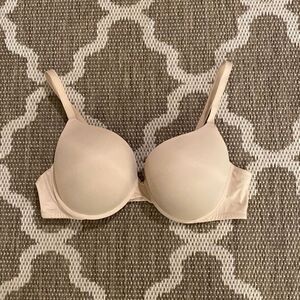 Victoria’s Secret wear everywhere push-up bra size 40C￼